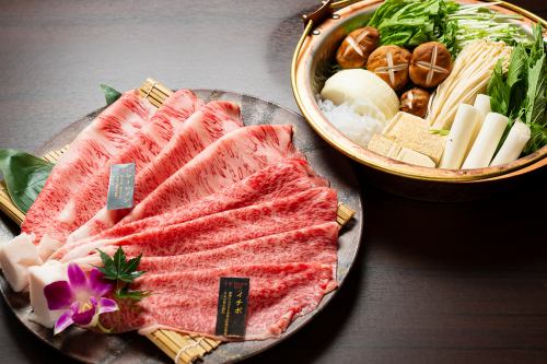 Sukiyaki with a luxurious taste