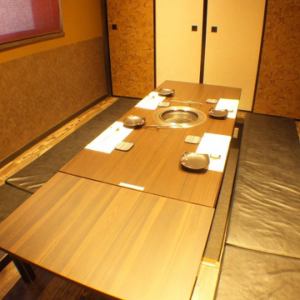 [Kiyorigi-no-ma, Nayu-no-ma, sunken kotatsu, 2 to 8 people] This is a Japanese-style room partitioned by sliding doors.Each room can accommodate 2 to 7 people, and can accommodate large groups of 16 or 30 people by connecting it to the Saki-no-ma and Soran-no-ma rooms.