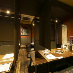 [Open seating, sunken kotatsu table, 18-26 people] The warm tatami room is perfect for large banquets.Indirect lighting illuminates the food, creating a welcoming space that feels like an extension of your own home.