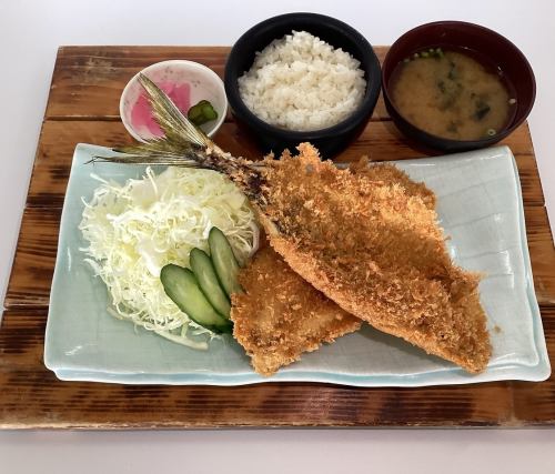 ジャンボあじフライ定食