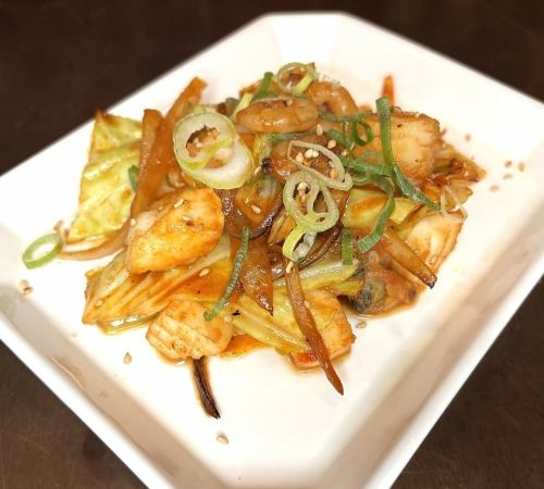 海鮮ピリ辛炒め