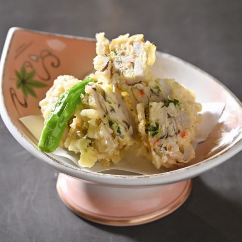 【当店名物】れんこんの海老しんじょ挟み揚げ