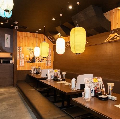 <p>Located right next to Tsukamoto Station! We boast a relaxing atmosphere.There are plenty of tables available to accommodate from 2 to a maximum of 60 people.It can be used for a wide range of purposes, from girls&#39; parties, mixer parties, and corporate banquets.[#Tsukamoto #Osaka #Gyoza #Mapo Tofu #Cheap #Neo Bar #Pub #All-you-can-drink #Izakaya #Girls&#39; Night Out #Private Room]</p>