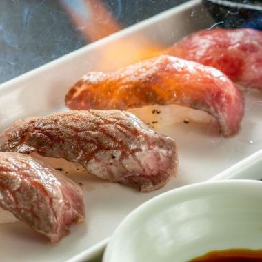 Please enjoy the freshly roasted beef! [Wagyu Aburi Nigiri (5 pieces)] 1290 yen (tax included)