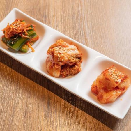 キムチ盛り合わせ