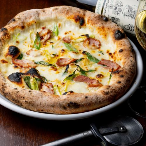 合鴨と九条ネギのピッツァ