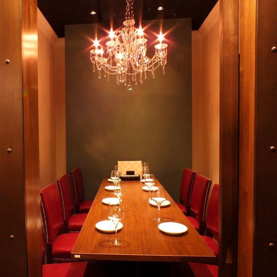 There are many stylish private rooms that are OK for 2 to a large number of people! Reserved seats required ☆