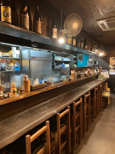 With 10 counter seats, you can feel free to relax alone! There is a detour because it is close to the station! It is open until 23:00, so please use it on your way home from work! Please enjoy yakitori to your heart's content!