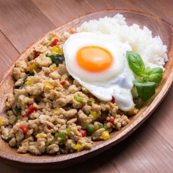 ガパオライス(タイ料理)