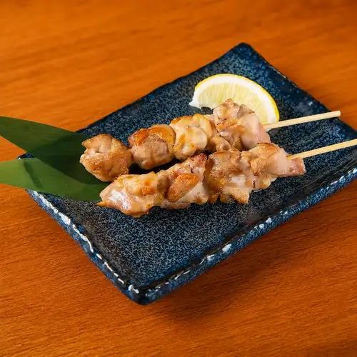 雞腿（加醬汁和鹽）