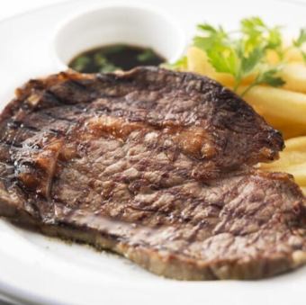 牛リブロースの網焼きグリルステーキ