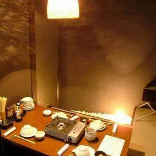 [Private room suitable for date] It is a private room that can be used by 2 to 4 people.Perfect for use by a small number of people.Please use it when you want to deepen your friendship more than dating or girls' association.