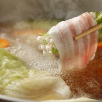 ◆All-you-can-eat pork shabu-shabu or sukiyaki, 5 dishes in total + 110 minutes of all-you-can-drink ⇒ 4,950 yen (tax included)