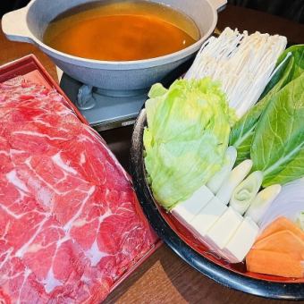 马肉涮锅+马肉生鱼片或马肉寿喜烧套餐110分钟，含无限畅饮6,600日元（含税）*需要预约。