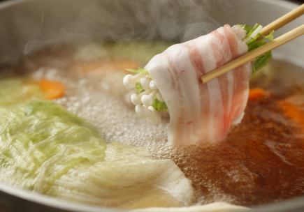 ◆豬肉涮鍋或壽喜燒無限量暢吃等5道菜+110分鐘無限量暢飲⇒4950日圓