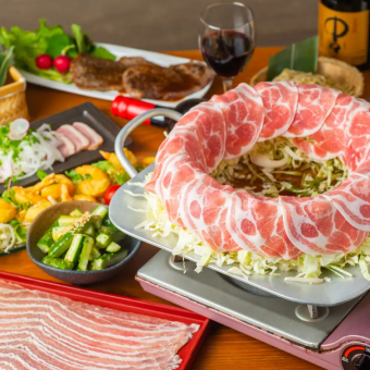 ◆節慶套餐◆ 10種火鍋和26種單點菜餚可供選擇。 2小時30分鐘無限暢飲（週五、六、假日前一天+550日圓）