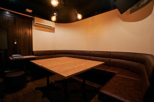 One room limited private room with karaoke! Room charge 2000 yen/h Karaoke +500 yen/person