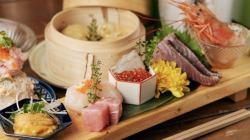 Five kinds of seasonal sashimi on a plate (1 serving) 2 servings