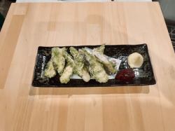 Deep-fried chicken breast with seaweed