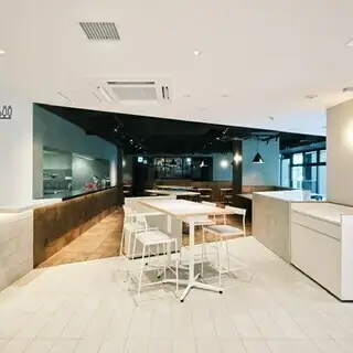 真っ白なフォトブースをご用意しております◎