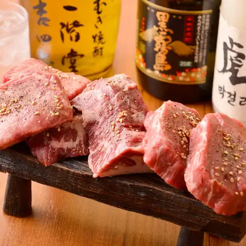 タン各種◆タンすじ塩・みそタン869円/上タン塩1749円/極上タン元/2849円(税込)