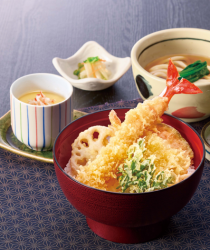 Large shrimp tempura bowl and noodles with a great value chawanmushi