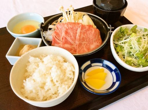 <Lunch> [Special plan] Japanese black beef sukiyaki set meal + one drink of your choice + today's dessert