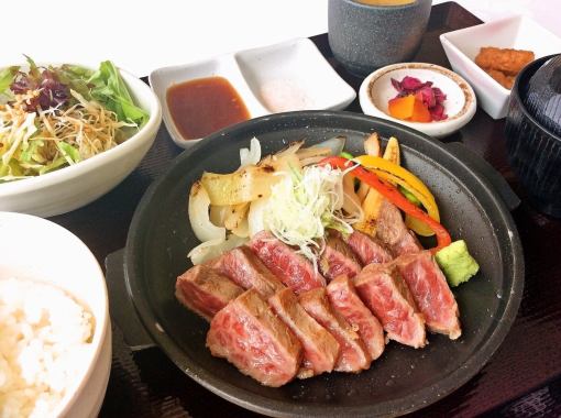 <Lunch> [Recommended plan] Kuroge Wagyu beef steak set meal + one drink of your choice