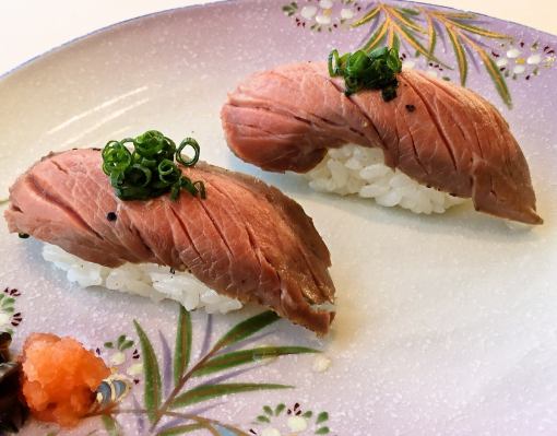 [Lunch only] "A5 rank Japanese black beef and homemade roast beef sushi" 5,500 yen (tax included)