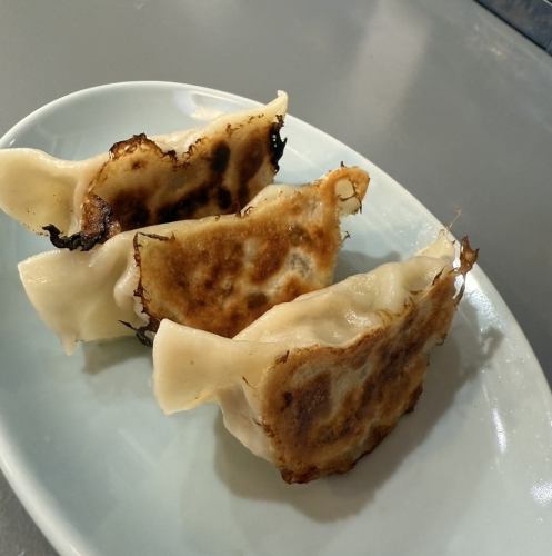 餃子3コ
