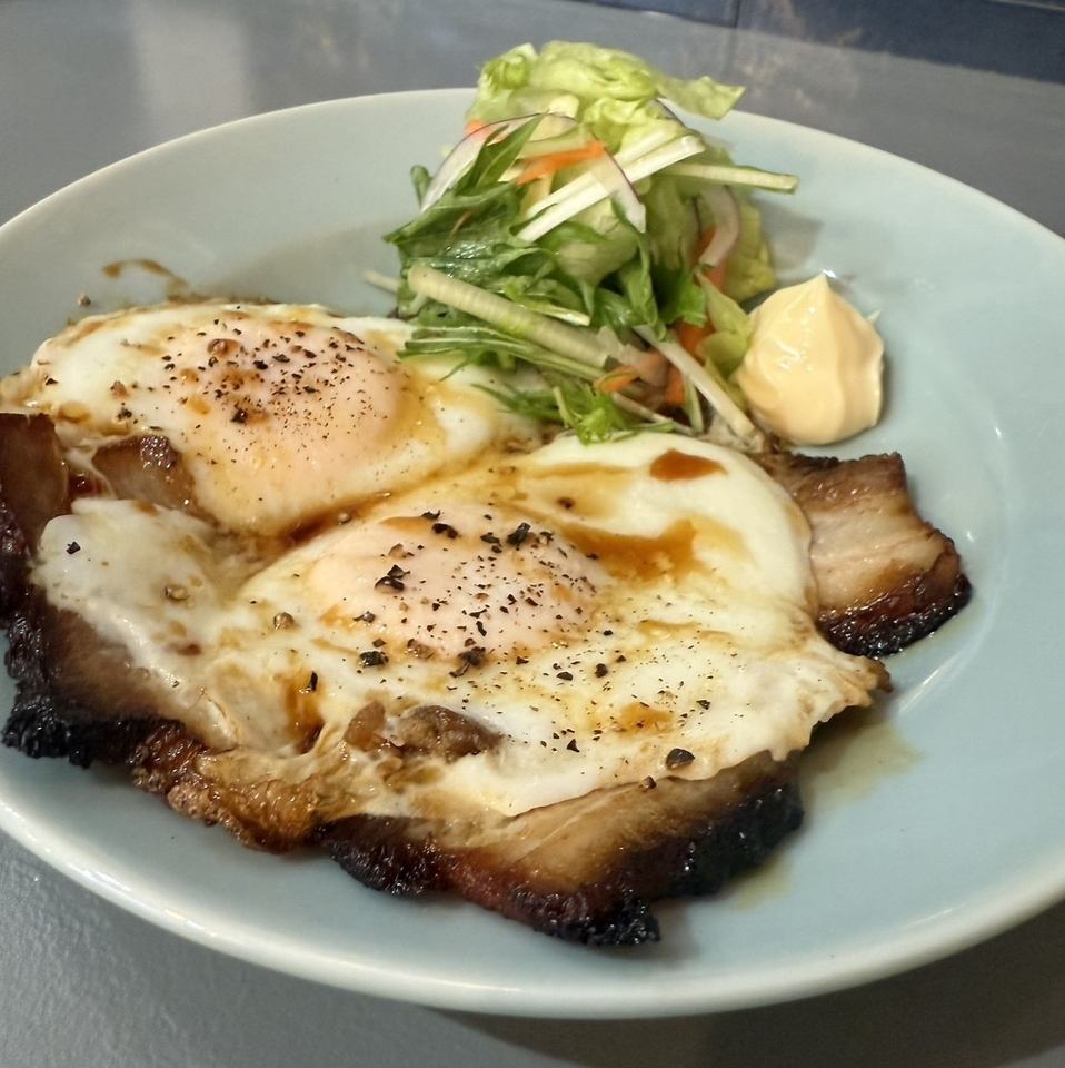 釧路漁港直送の新鮮な魚介と店主自慢のやきとんをぜひご賞味あれ