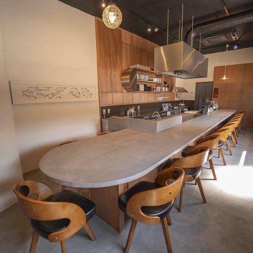 少人数で寛ぐオープン席