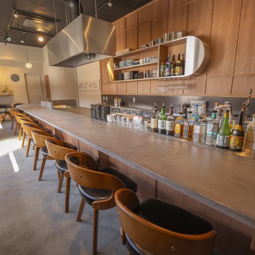 目の前で調理する臨場感たっぷりのカウンター席をご用意しています。