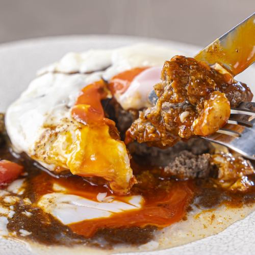 サステナブル和牛熟ハンバーグと真っ赤卵