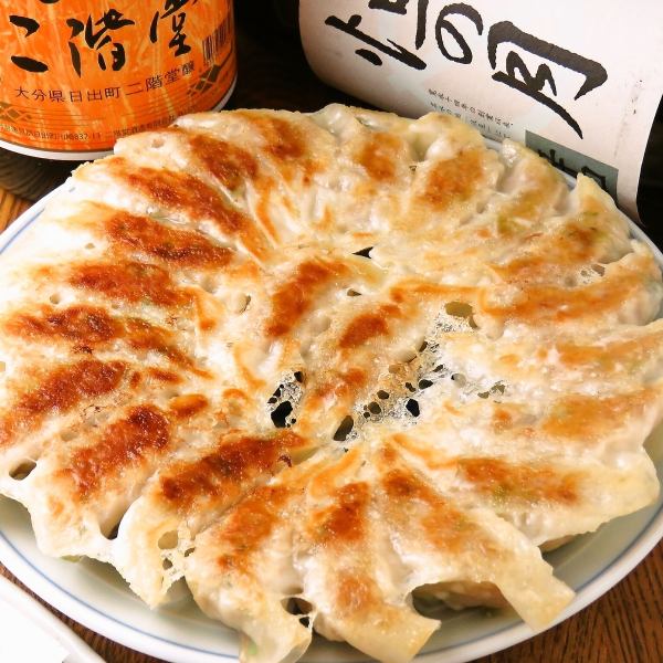 Gyoza, which boasts homemade seeds, is a must-try!