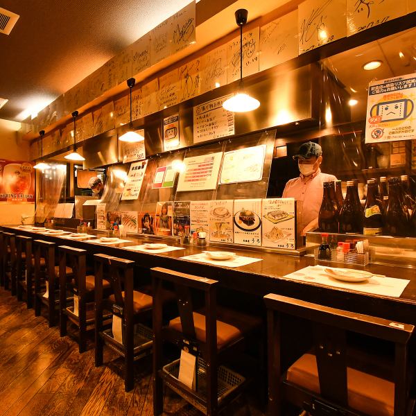 [Counter seats] We have cozy counter seats.It is also welcome to use by one person! You will have a lively conversation while enjoying delicious food and sake such as drinking and dating for two people ♪