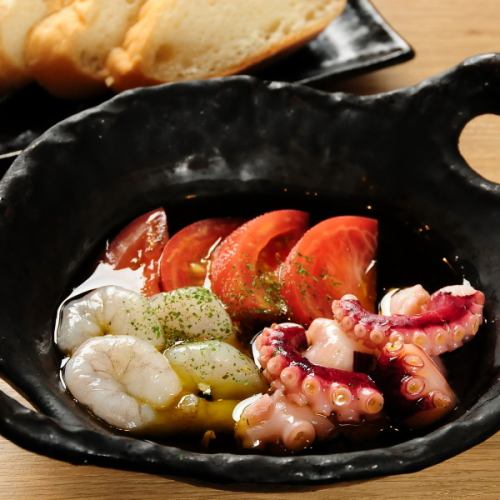 蝦子和章魚辣味醬汁（配法國麵包）