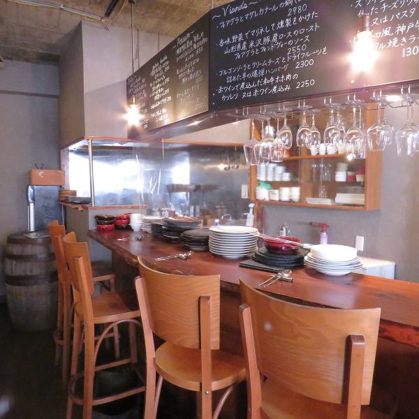 ≪Recommended for counter date alone≫ Enjoy a luxurious meal time that is not disturbed by anyone.We have counter seats with the warmth of wood.Also recommended for dates.The rice you eat next to your favorite person is special.