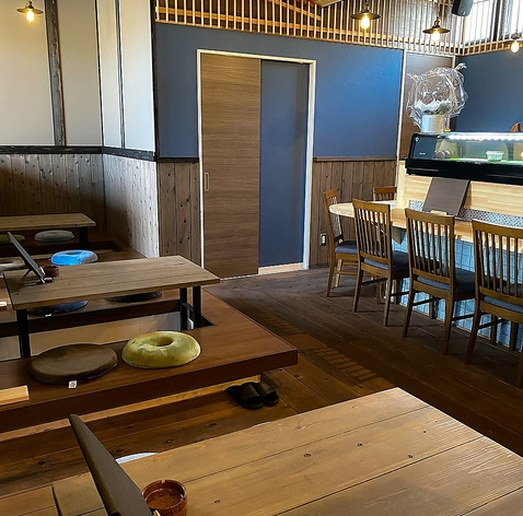 All the table seats are sunken kotatsu seats! They can also be connected ◎