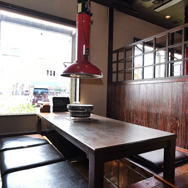 [We also have table seats ♪] We have 3 table seats that can accommodate up to 4 people! There are table seats recommended for dining with family and friends ◎ Our shop Has a lot of parking lots, so you can visit us by car ☆ How about a delicious all-you-can-eat yakiniku with your family ♪