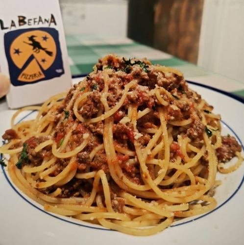 Homemade meat sauce spaghetti