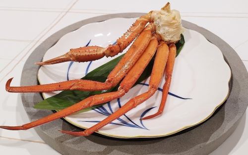 Steamed half of red snow crab