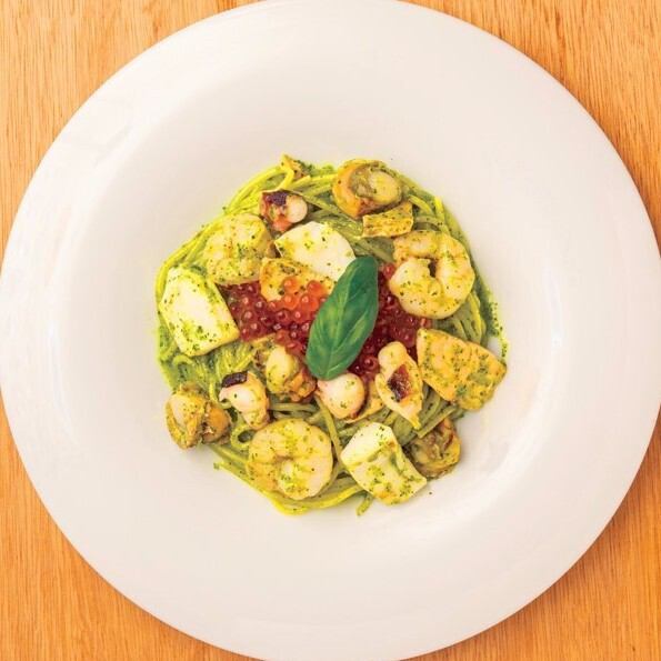 パスタやピザと樽生ワインが楽しめるお店