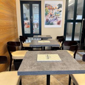 We have table seats available where you can feel comfortable even if you are dining alone.It's a warm and welcoming space perfect for lunch before or after a show, or for a drink after work.We have ensured ample seating and paid particular attention to the interior to ensure a comfortable journey for our customers.Enjoy a meal surrounded by interiors reminiscent of European cityscapes, and forget the hustle and bustle of everyday life.