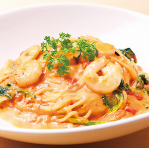 ぷりぷり海老とほうれん草のトマトクリーム