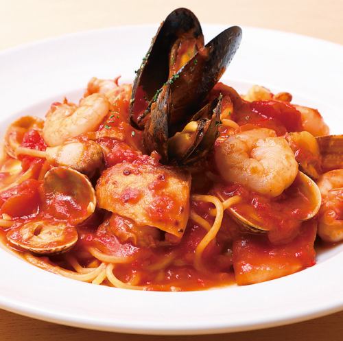 海の幸たっぷりのペスカトーレ