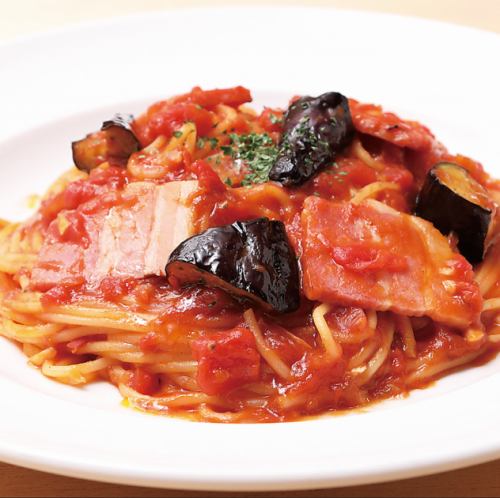 【モルトの自信作！】ぶつ切りナスと厚切りベーコンのパスタ