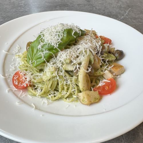 【モルトの新定番！人気No.1】スモークチキンとたっぷりきのこのジェノベーゼ