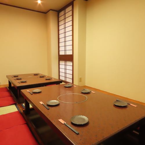 A private room with a sunken kotatsu table that can accommodate large groups