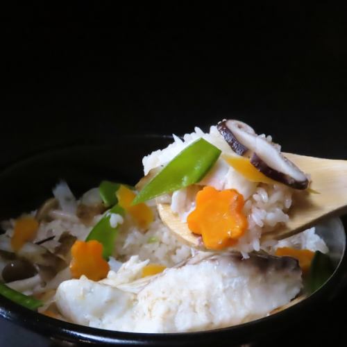ご好評いただいている釜飯